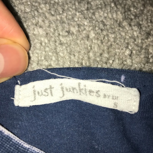 JUST JUNKIES T- SHIRT - Picture 4 of 4